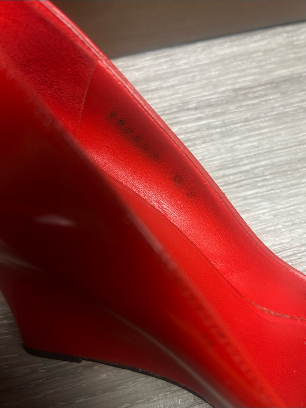 Gucci Red Patent Leather Peep Toe Wedge Pumps Heels Size 8 B - Picture 11 of 15
